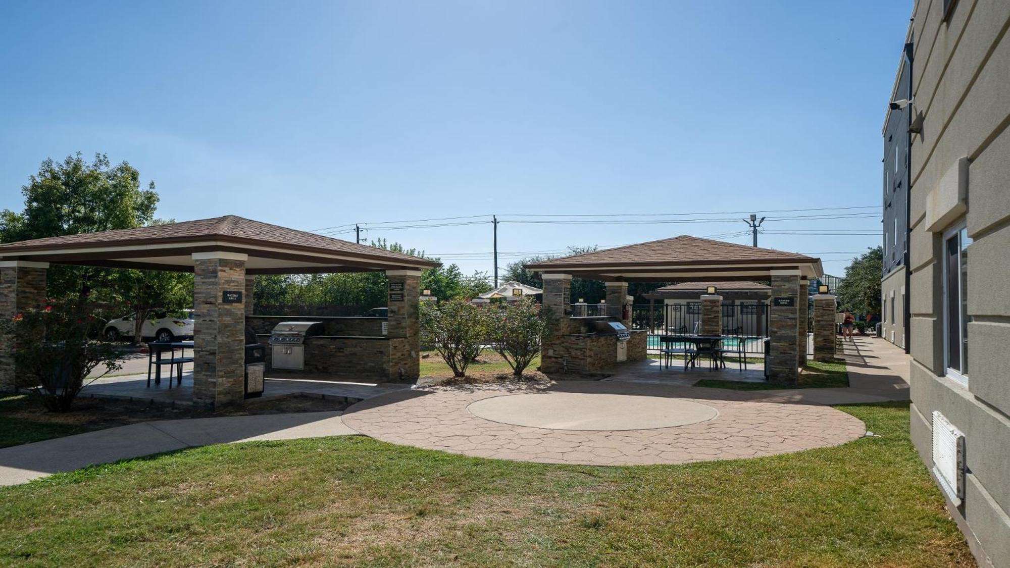 Candlewood Suites Baytown By Ihg Экстерьер фото